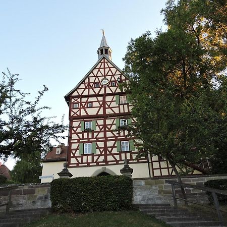 Appartement Turmstueble Im Torhaus Von 1545 à Burgbernheim Extérieur photo