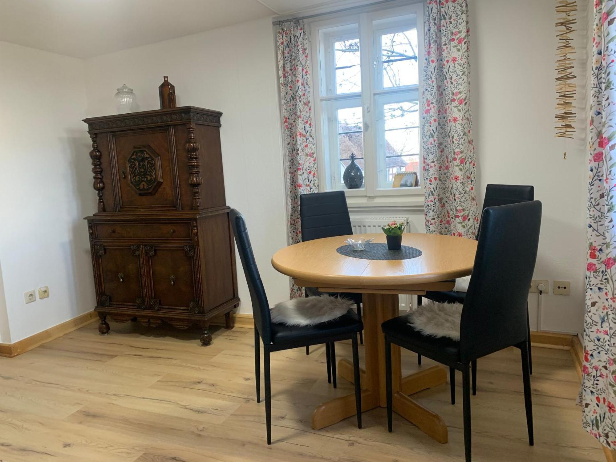 Appartement Turmstueble Im Torhaus Von 1545 à Burgbernheim Extérieur photo